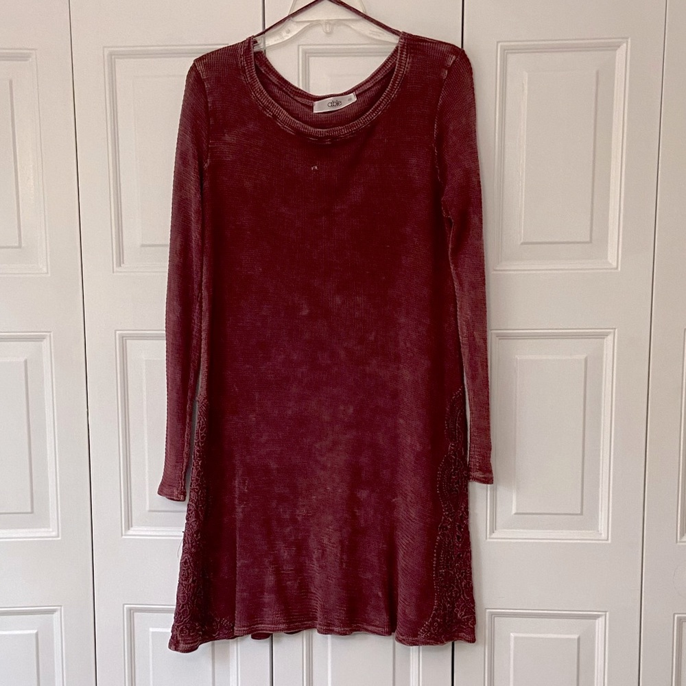 Able Long-sleeved knit Dress with lace details, distressed red color, Size M